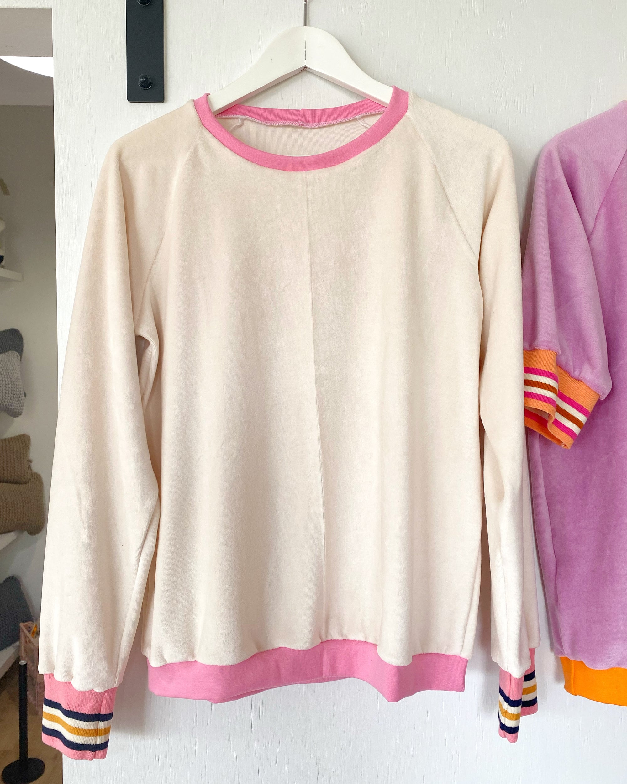 Nicki Sweatshirt rosa Salbei . Mode Stadtrandstil 