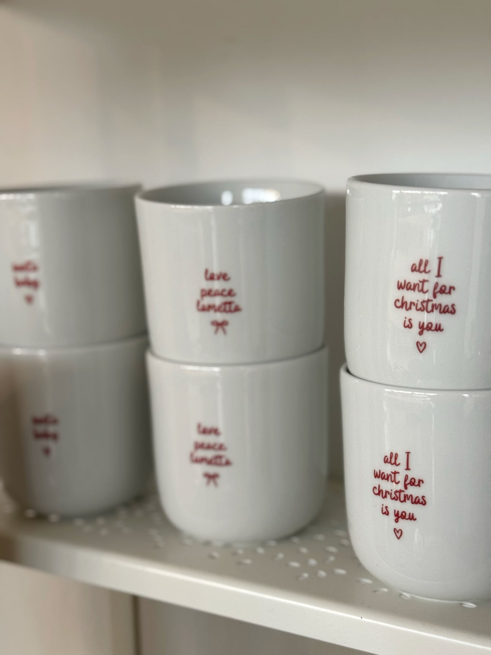 Fröhliche Weihnachtsbecher