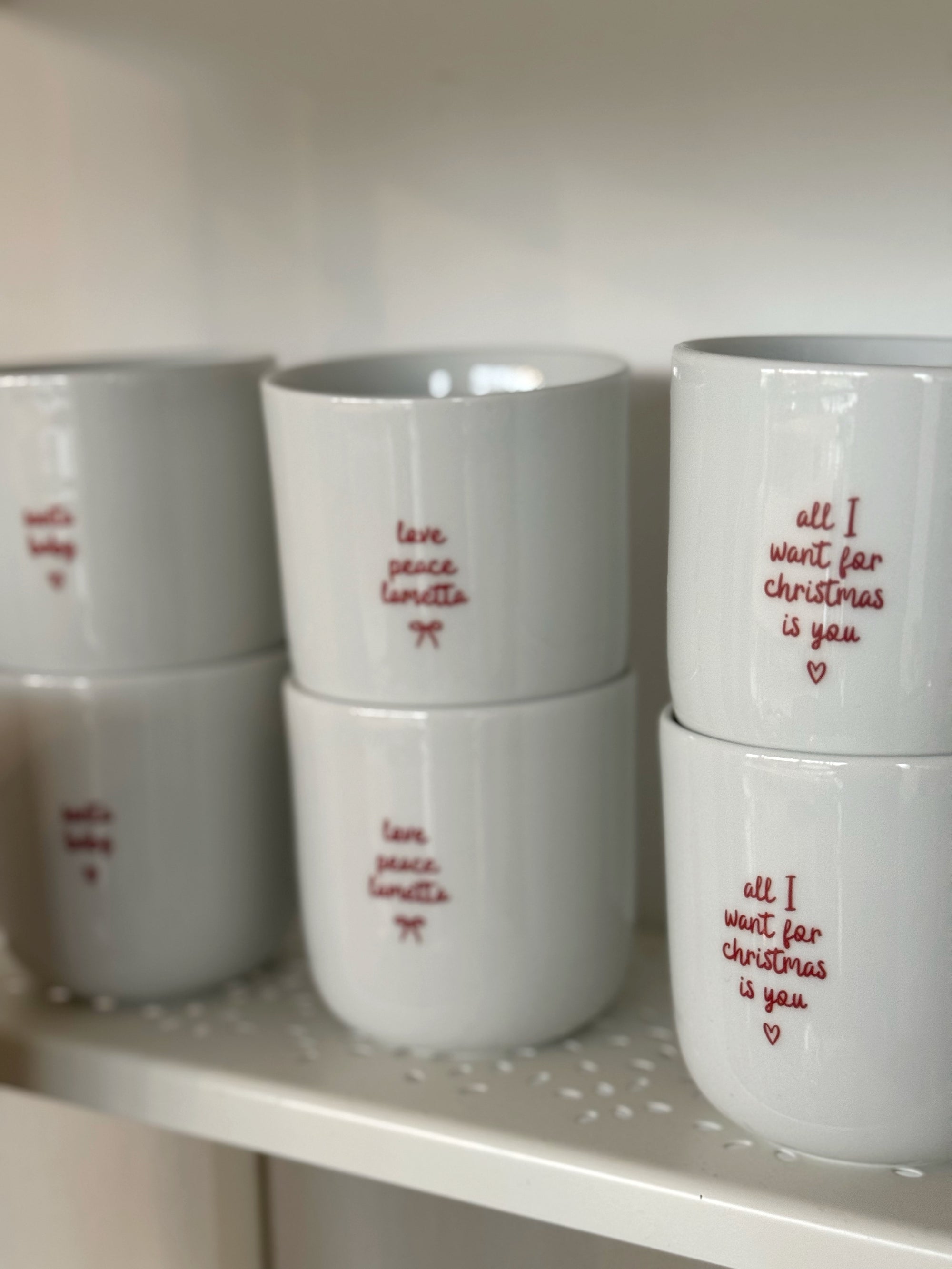 Fröhliche Weihnachtsbecher