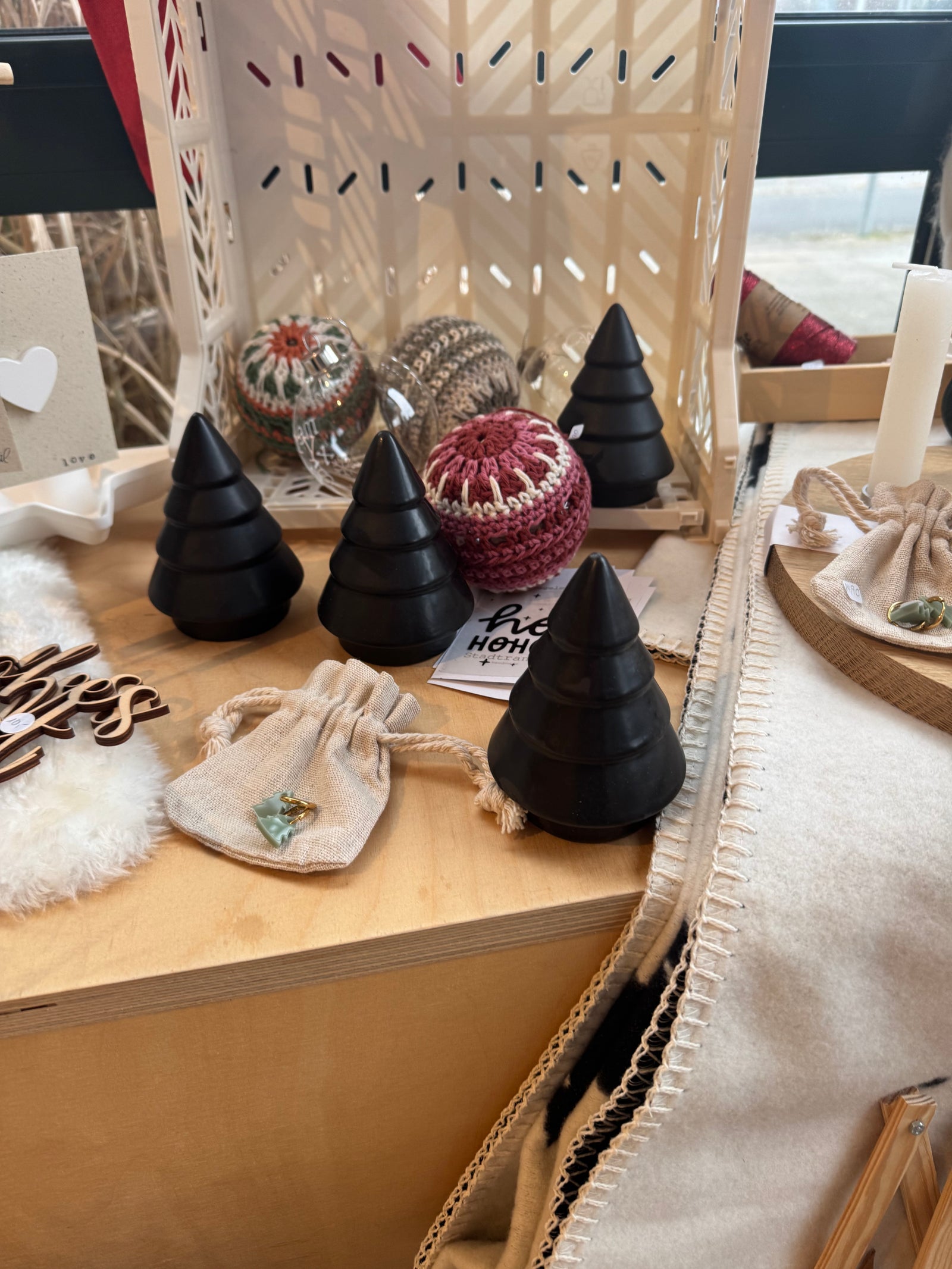 Schwarze Keramik Bäumchen