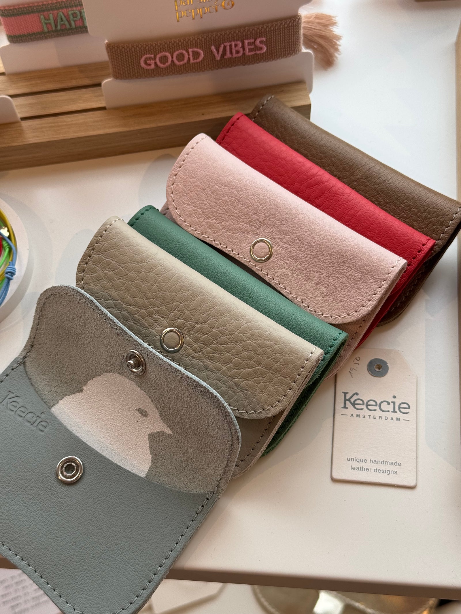 Leder Portemonnaies mit Siebdruck in rot, sand und rosa