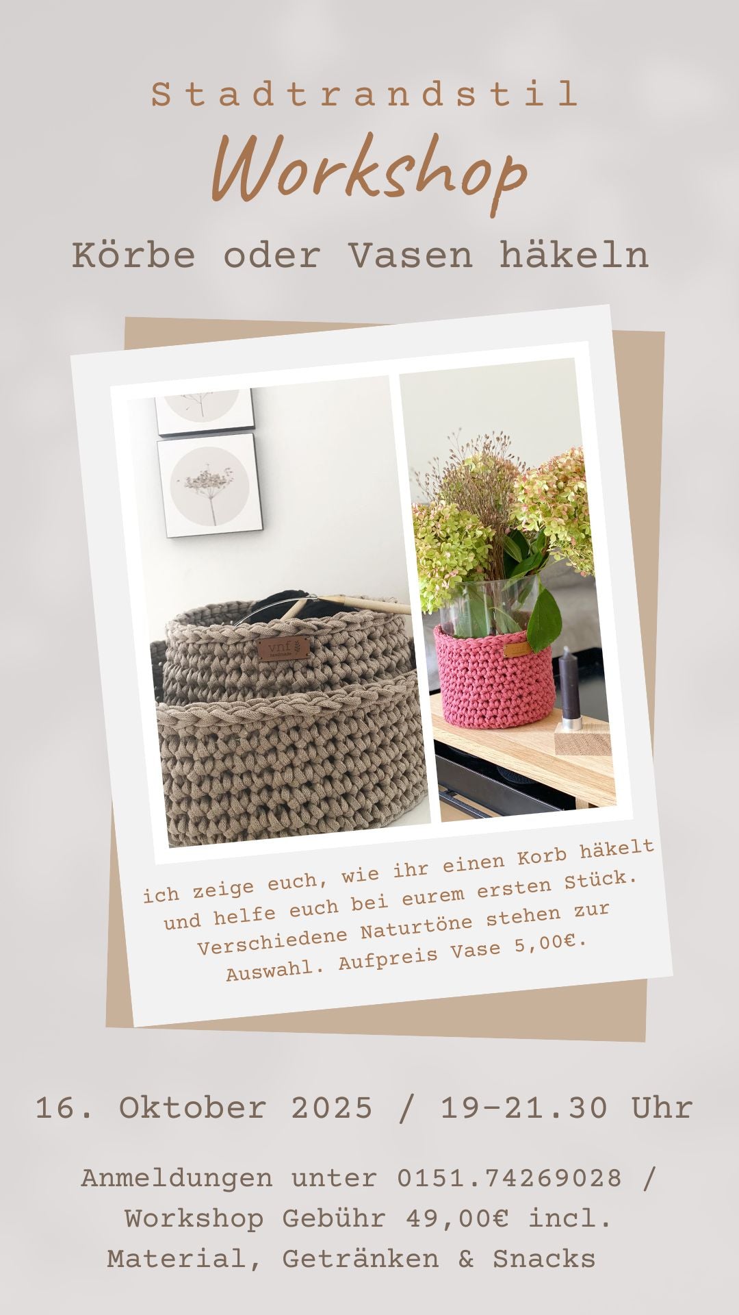 Hellgrauer Häkelkorb gefüllt mit Vorratsgläsern. Kücheninspiration mit Minzpflanze und einem Hlzbrett mit Gebäck