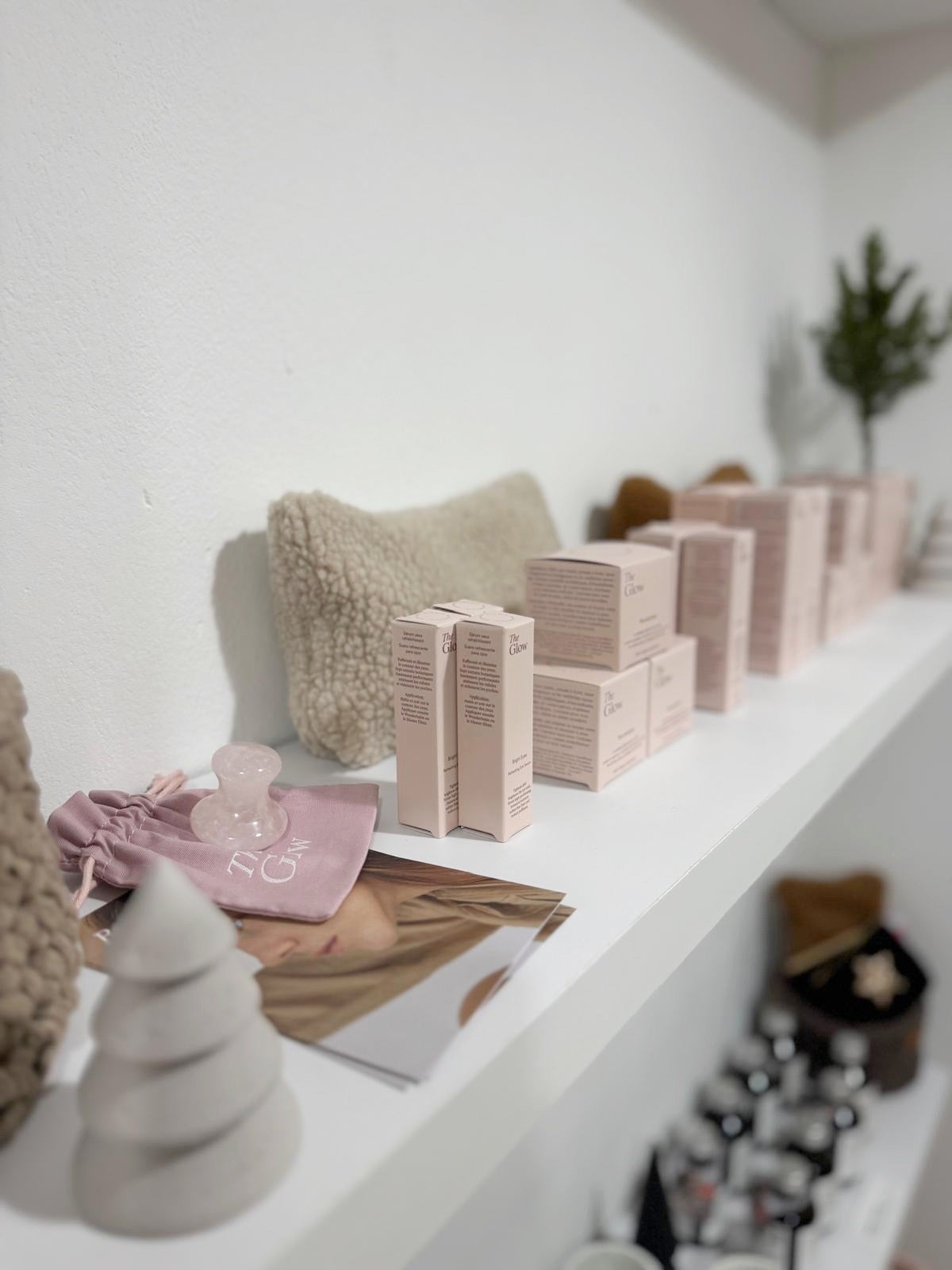 Stimmungsfoto mit Artikeln von the glow bei Stadtrandstil