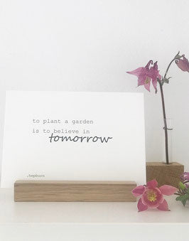 Postkarte Typograhie mit Zitat "garden".  von vnf handmade