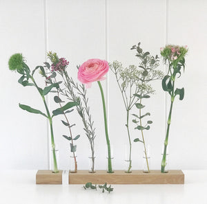 Blumenwiese für sieben einzelne Blumen. Vase von vnf-handmade, natürlich dekorieren